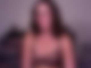 Live cam show with annmarieferrara - Brown Hair on Fit Hotties