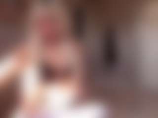 Live cam show with BettyBad - Green Eyes on Milfs Live