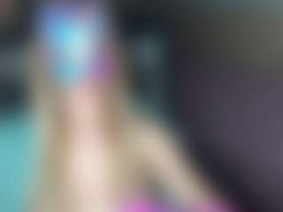 Live cam show with CelineReyys - Tiny Tits on Camming Site