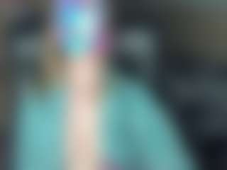 Live cam show with CelineReyys - Skinny on Mixed Magazine Live