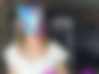Live cam show with CelineReyys - Blonde Hair on Fling VIP Chat