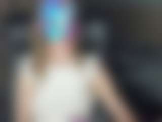 Live cam show with CelineReyys - Nipple Piercings on CamClone