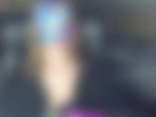 Live cam show with CelineReyys - Nipple Piercings on Livezox