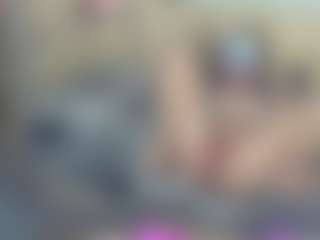 Live cam show with CelineReyys - Skinny on Fling VIP Chat