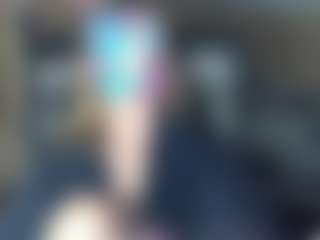 Live cam show with CelineReyys - Smoking on WildCum
