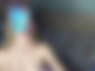Live cam show with CelineReyys - Skinny on Camsoda