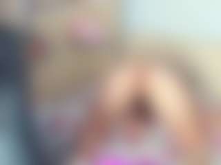 CelineReyys's Live Sex Cam Show