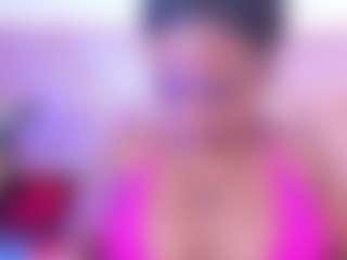 Live cam show with SophieSinclair - Black Squirt on Dolls Live