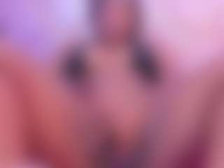 Live cam show with SophieSinclair - HD Teen (18+) on 1on1-livenow
