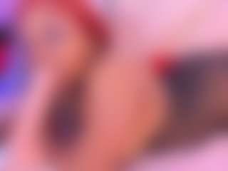 Live cam show with SophieSinclair - Lush Brown Hair on friskycurves.com