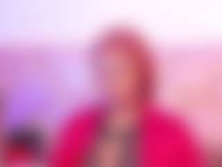 Live cam show with SophieSinclair - Ebony Shaved Pussy on Milfs Live