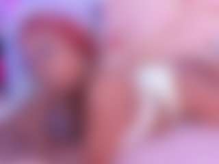Live cam show with SophieSinclair - Sexy on Milfs Live