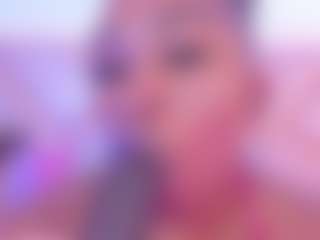 Live cam show with SophieSinclair - Skinny on Lustler