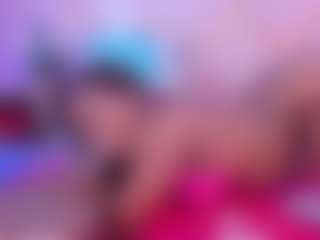 Live cam show with SophieSinclair - Ebony Blowjob on CamClone