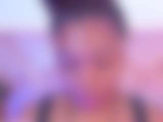 Live cam show with SophieSinclair - Black Petite on CamwithHer