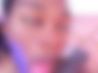 Live cam show with SophieSinclair - Amateur on TottyGirls