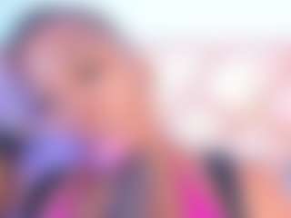 Live cam show with SophieSinclair - Brown Eyes Black on Camversity