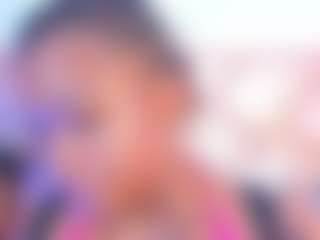 Live cam show with SophieSinclair - Brown Eyes Brown Hair on Camversity