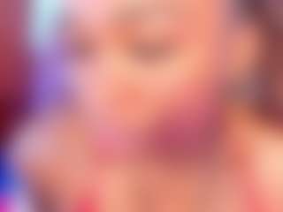 Live cam show with SophieSinclair - Petite on googirlz