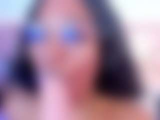 Live cam show with SophieSinclair - Ebony Shaved Pussy on liverealitysex.com