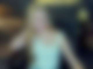 Live cam show with AlinaBlond - Green Eyes on CamSextacy