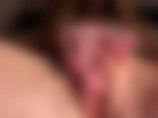Live cam show with Scarleethot - Skinny on SpunkLive