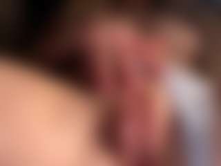Live cam show with Scarleethot - Public on madthumbs