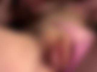 Live cam show with Scarleethot - Average on liverealitysex.com