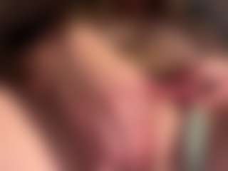 Live cam show with Scarleethot - Small Tits on CamwithHer