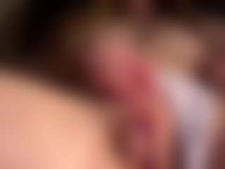 Live cam show with Scarleethot - Brown Hair Petite on Gym Cam Girls