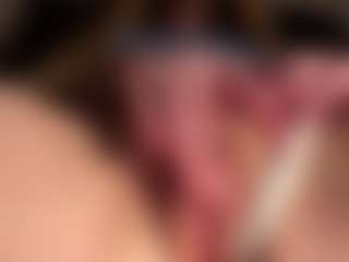 Live cam show with Scarleethot - Brown Eyes Curvy on Cam Slut
