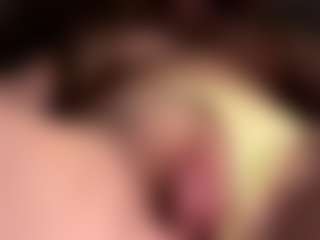 Live cam show with Scarleethot - Brown Hair on Dare Cams