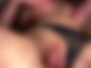 Live cam show with Scarleethot - Small Tits on Dare Cams