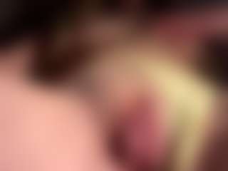Live cam show with Scarleethot - Petite on CamwithHer