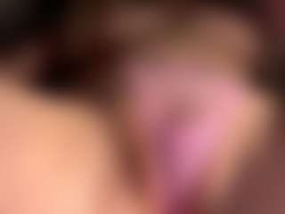 Live cam show with Scarleethot - Curvy Toys on madthumbs