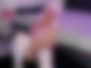 Live cam show with Ariaadna - Thin on xheatlive.com