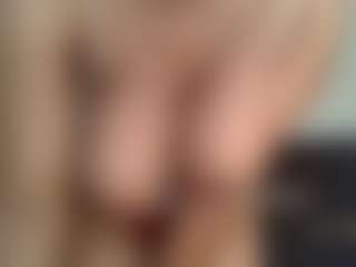 Live cam show with JesicaMillz - Ebony Blowjob on PervPlay.com