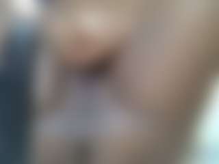 Live cam show with JesicaMillz - Italian Young Adult on livesexfox.com | kenya