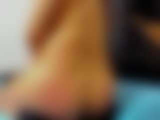 Annnie22's Live Sex Cam Show