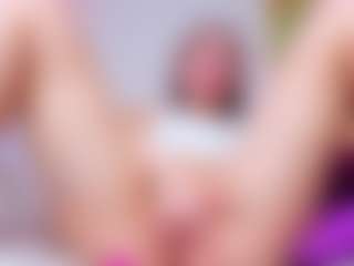 Live cam show with Leri - Fingers on Milfs Live