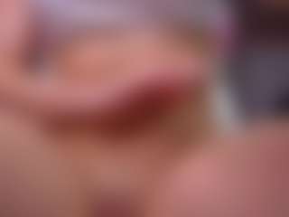 Live cam show with Leri - Small Tits Toys on StripNow