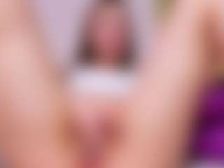 Live cam show with Leri - Dildo Or Vibrator on SquirtSoMuch