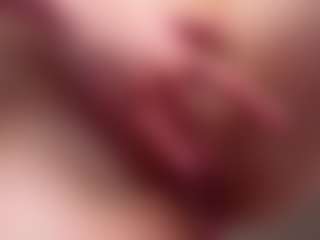 Live cam show with Leri - Fingering on CamClone