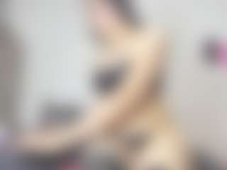 Live cam show with lunna-lust - Latina on Camsoda