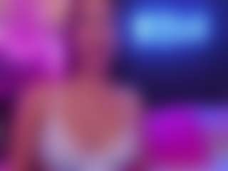 Live cam show with Teen Star - Moaning on milfzrlive.com