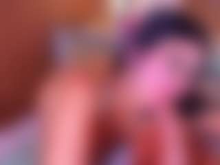Live cam show with Danna - Striptease on liverealitysex.com