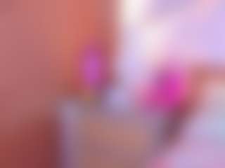 Live cam show with Danna - Oil on SpunkLive