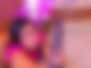 Live cam show with Danna - Shaved Pussy Curvy on x69.live