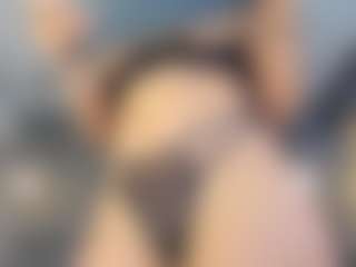 Live cam show with dannavelvet - Oil on Camsoda