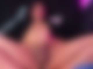 Live-Cam-Show mit MarianCristal - Smoking auf Camsoda